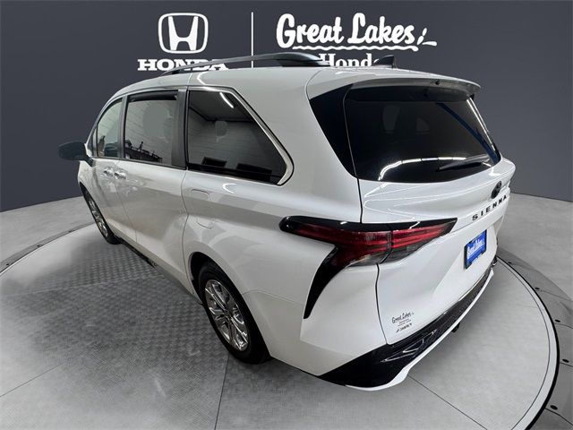 2022 Toyota Sienna XSE