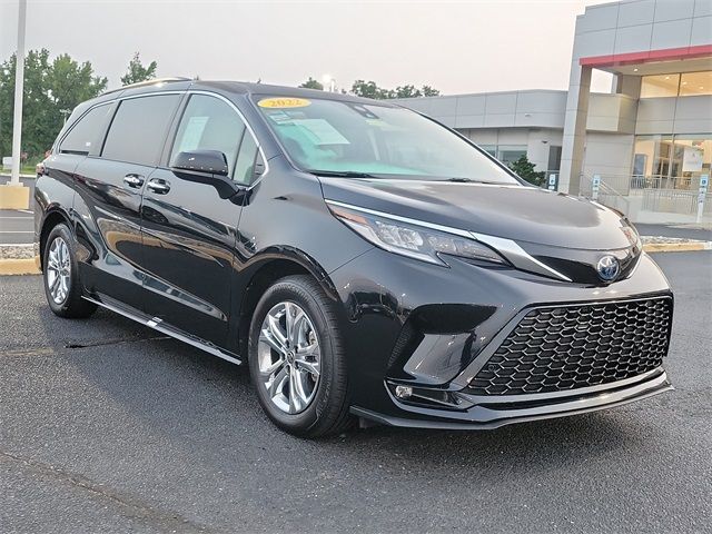 2022 Toyota Sienna XSE