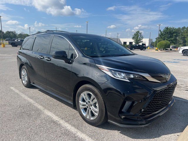 2022 Toyota Sienna XSE