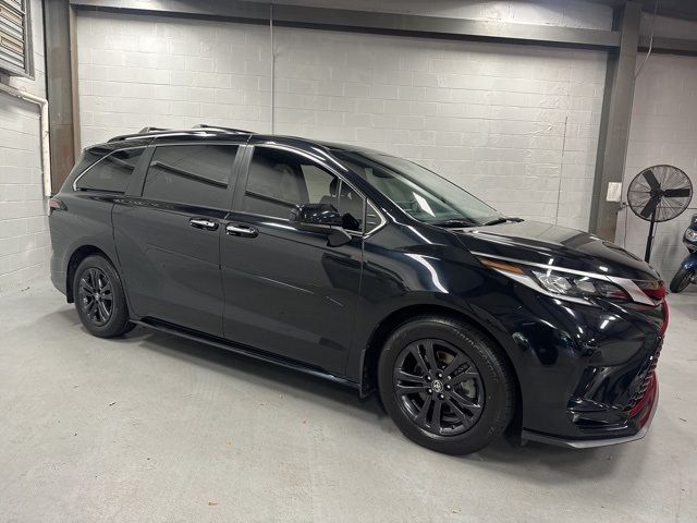 2022 Toyota Sienna XSE