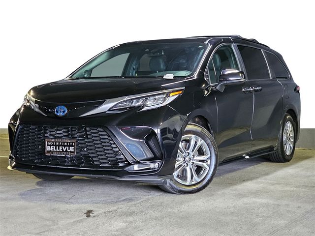 2022 Toyota Sienna XSE