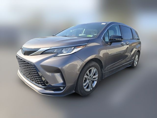 2022 Toyota Sienna XSE