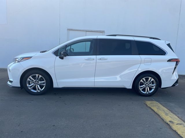 2022 Toyota Sienna XSE