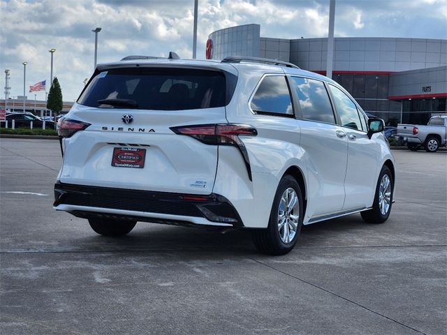 2022 Toyota Sienna XSE