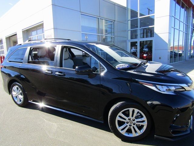 2022 Toyota Sienna XSE