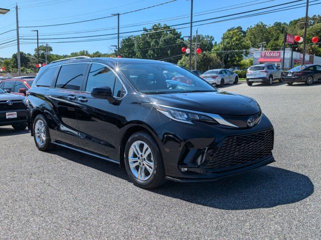 2022 Toyota Sienna XSE