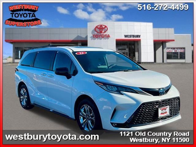 2022 Toyota Sienna XSE