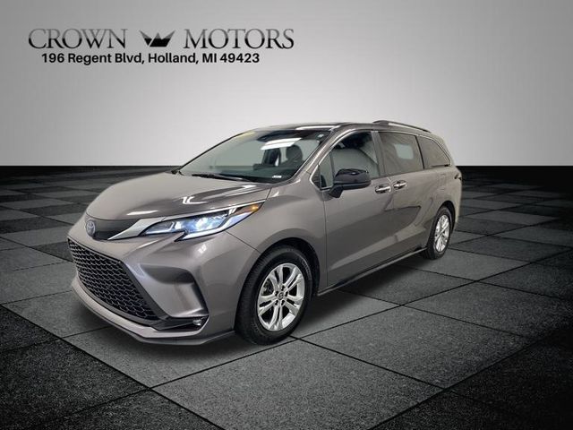 2022 Toyota Sienna XSE