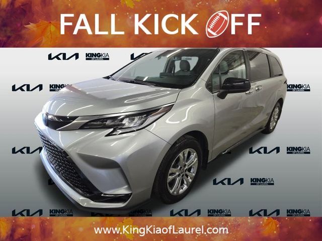 2022 Toyota Sienna XSE