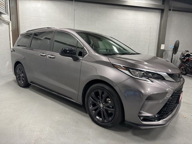 2022 Toyota Sienna XSE