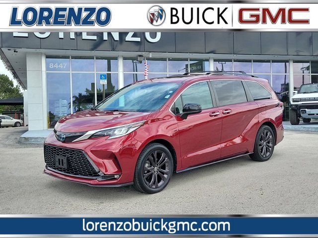 2022 Toyota Sienna XSE