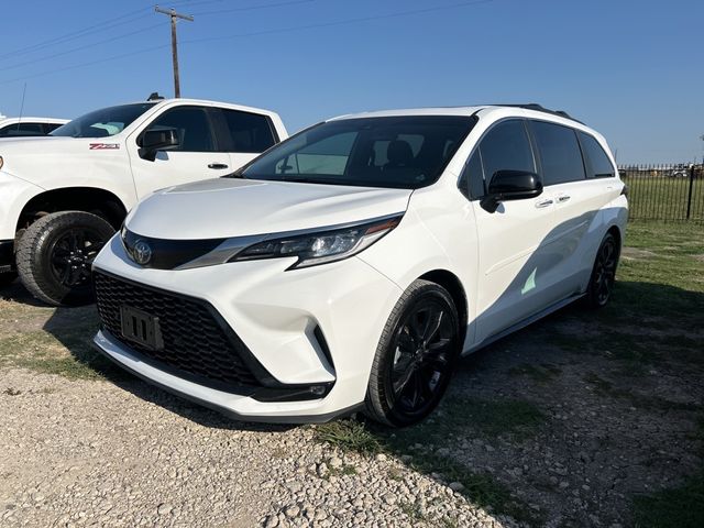 2022 Toyota Sienna XSE