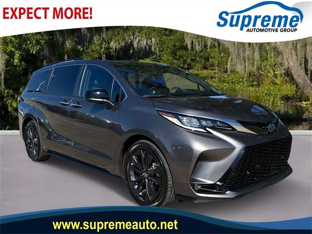 2022 Toyota Sienna XSE