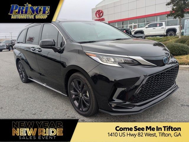 2022 Toyota Sienna XSE