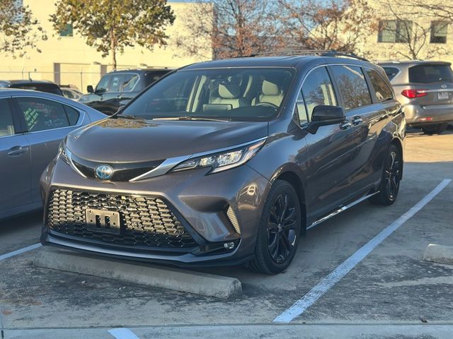 2022 Toyota Sienna XSE