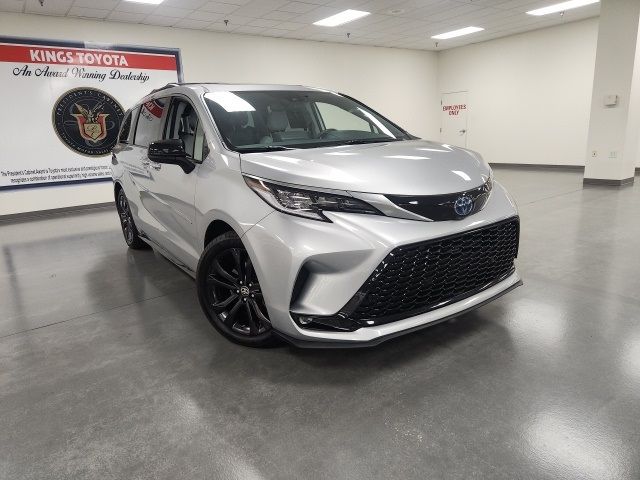 2022 Toyota Sienna XSE