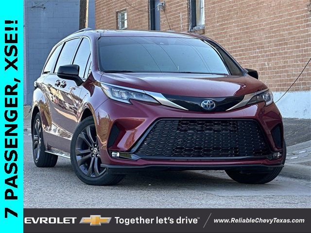 2022 Toyota Sienna XSE