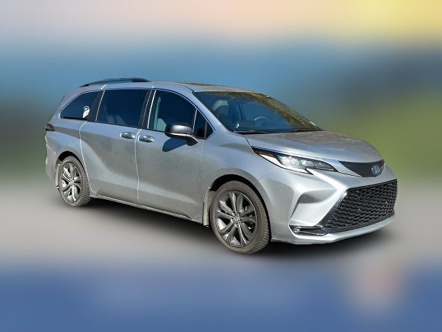 2022 Toyota Sienna XSE