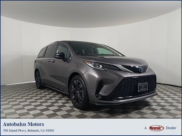 2022 Toyota Sienna XSE