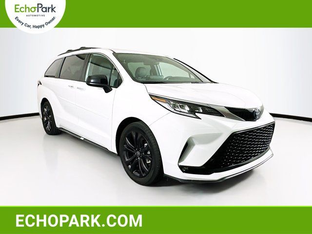 2022 Toyota Sienna XSE