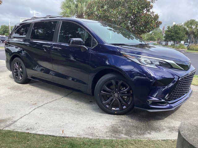 2022 Toyota Sienna XSE