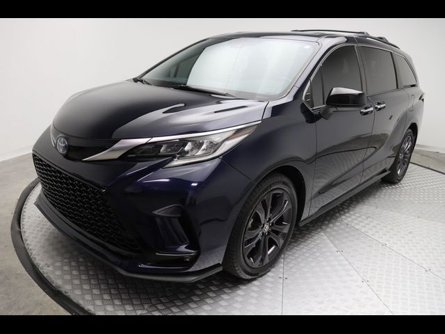 2022 Toyota Sienna XSE