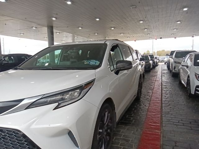 2022 Toyota Sienna XSE