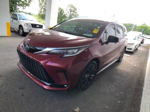 2022 Toyota Sienna XSE