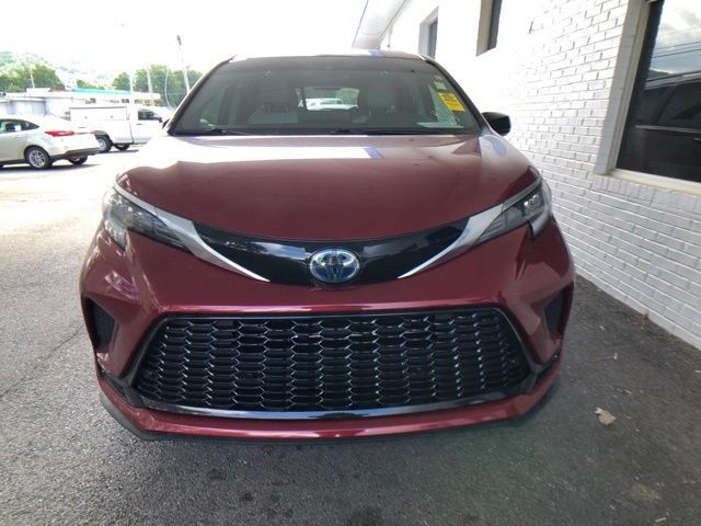 2022 Toyota Sienna XSE