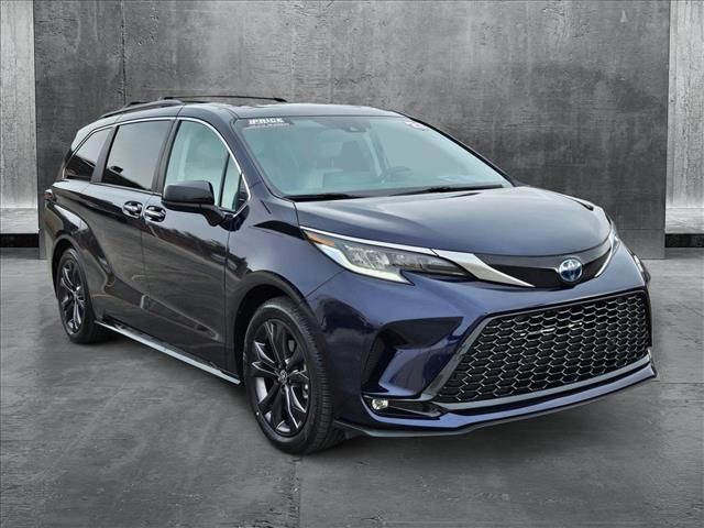 2022 Toyota Sienna XSE