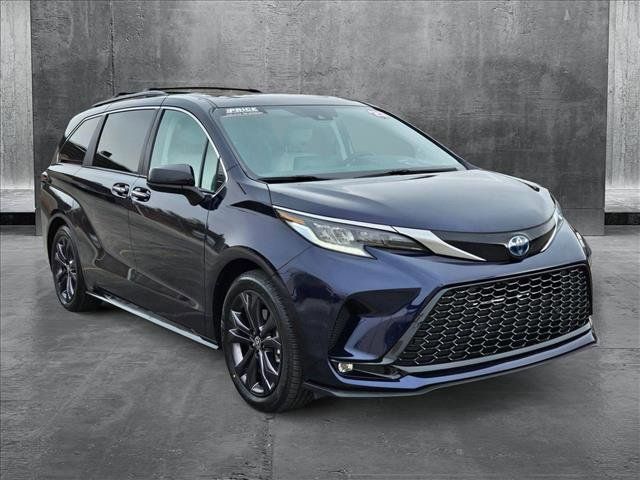 2022 Toyota Sienna XSE