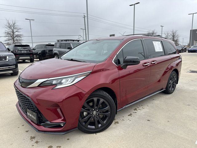 2022 Toyota Sienna XSE