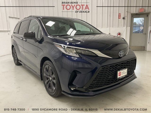 2022 Toyota Sienna XSE