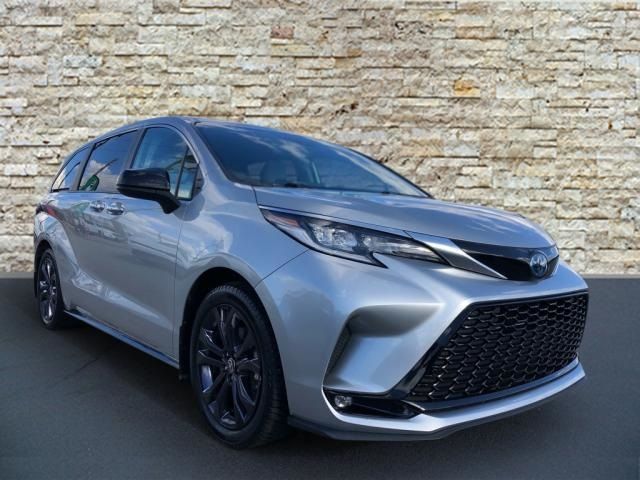 2022 Toyota Sienna XSE