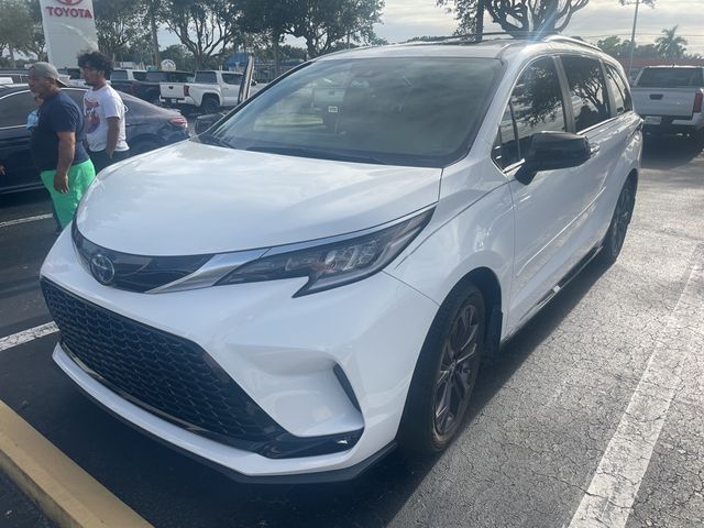 2022 Toyota Sienna XSE