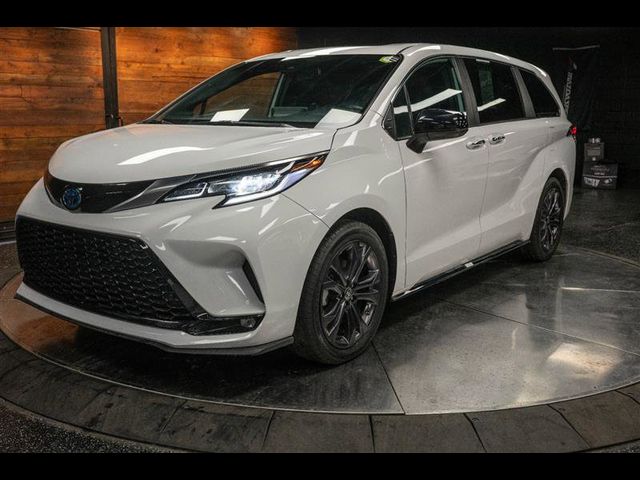 2022 Toyota Sienna XSE