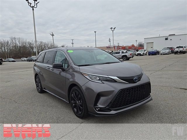 2022 Toyota Sienna XSE