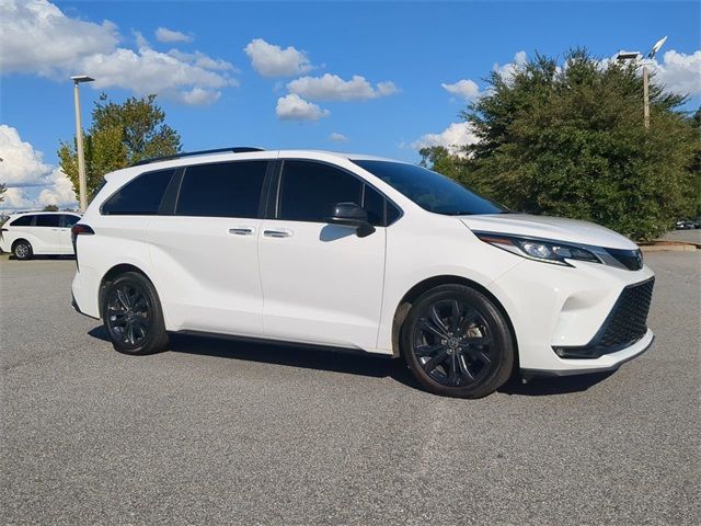 2022 Toyota Sienna XSE