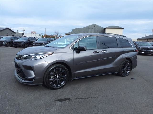 2022 Toyota Sienna XSE