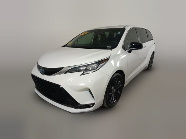 2022 Toyota Sienna XSE