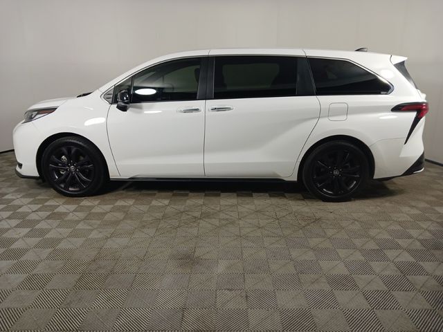 2022 Toyota Sienna XSE