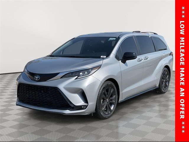 2022 Toyota Sienna XSE