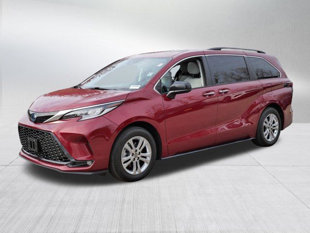 2022 Toyota Sienna XSE