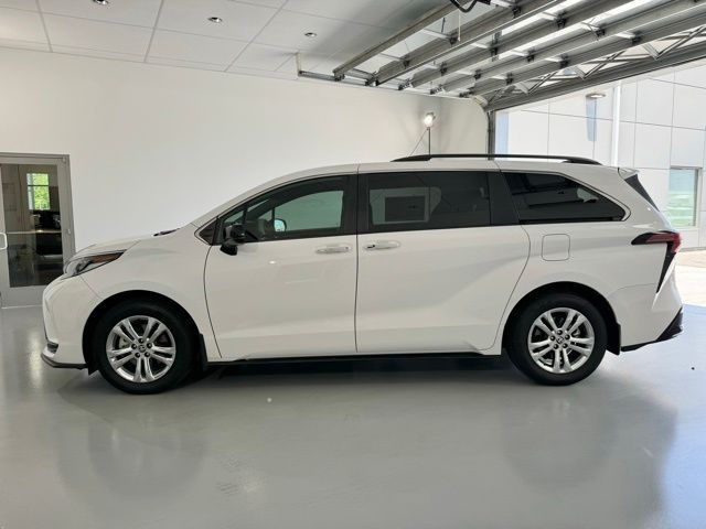 2022 Toyota Sienna XSE