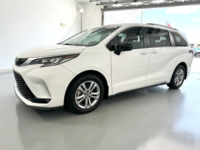 2022 Toyota Sienna XSE