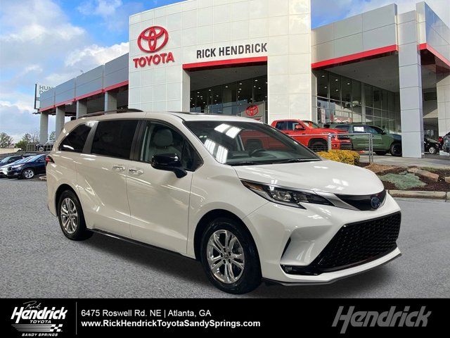 2022 Toyota Sienna XSE