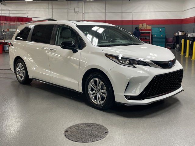 2022 Toyota Sienna XSE