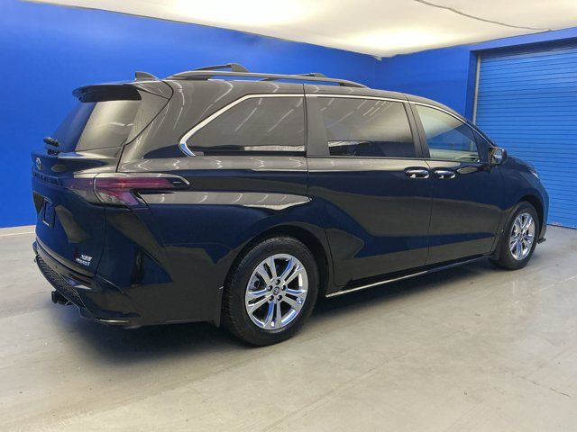 2022 Toyota Sienna XSE