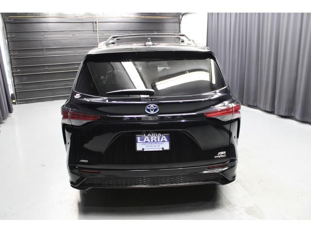 2022 Toyota Sienna XSE