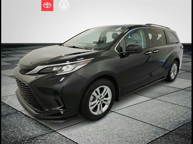 2022 Toyota Sienna XSE